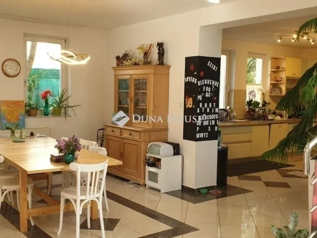 Eladó ház Budapest II. kerület, Budaliget 386 nm