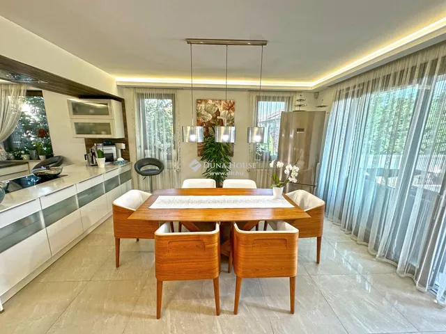 Eladó ház Szentendre, Pismány 291 nm