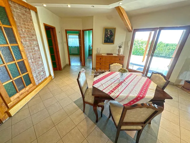 Eladó ház Szentendre, Pismány 222 nm