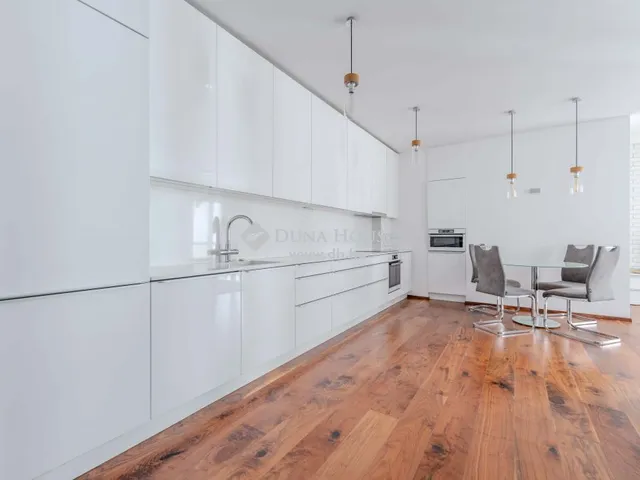 Eladó lakás Budapest VI. kerület 123 nm