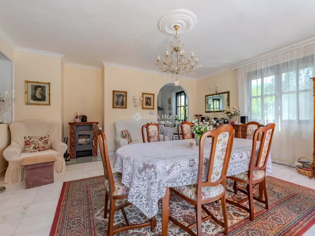 Eladó ház Leányfalu 290 nm