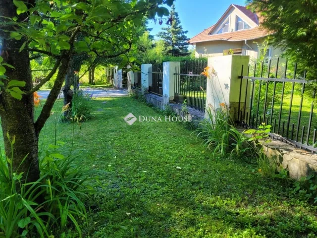 Eladó ház Szada 308 nm