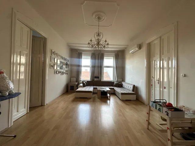 Eladó lakás Budapest II. kerület 100 nm