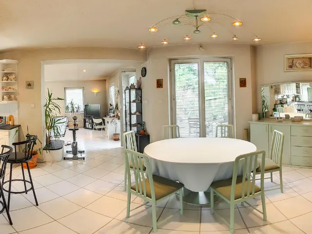 Eladó ház Budapest XVI. kerület, Rákosszentmihály, Kenéz  248 nm