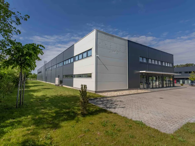 Eladó kereskedelmi és ipari ingatlan Tatabánya, Dózsakert, Erdész utca 35. 1730 nm