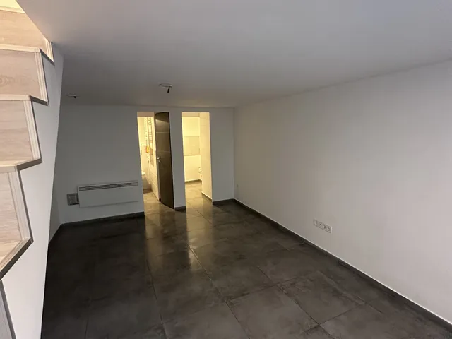 Kiadó kereskedelmi és ipari ingatlan Budapest IX. kerület, Belső Ferencváros, Lónyay utca 49. 45 nm