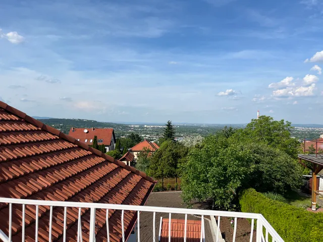 Eladó ház Budapest III. kerület, Táborhegy 178 nm