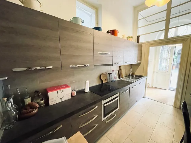 Eladó lakás Budapest VI. kerület, Eötvös utca 170 nm