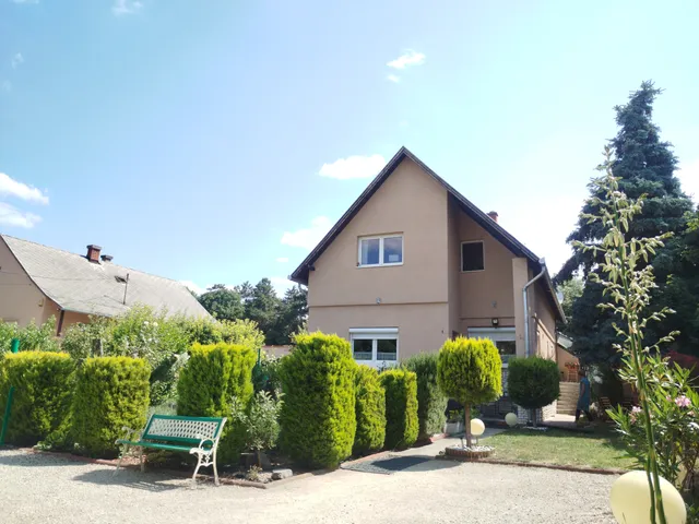 Eladó ház Velence 130 nm