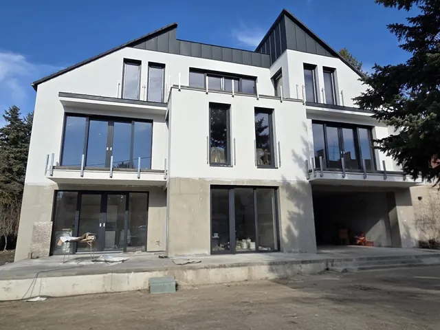 Eladó lakás Budapest III. kerület 114 nm