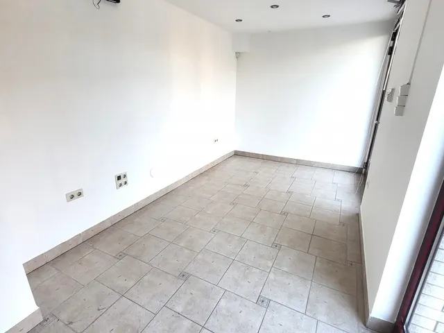 Eladó kereskedelmi és ipari ingatlan Budapest IV. kerület, Homoktövis utca 18 nm