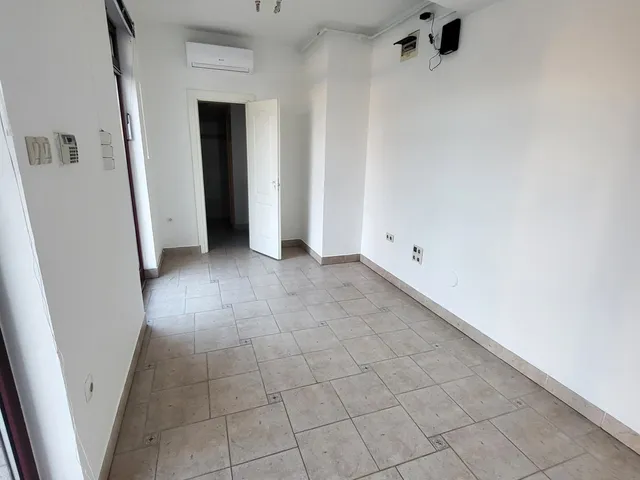 Eladó kereskedelmi és ipari ingatlan Budapest IV. kerület, Homoktövis utca 18 nm