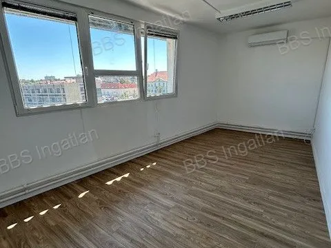 Kiadó kereskedelmi és ipari ingatlan Veszprém, Belváros 18 nm