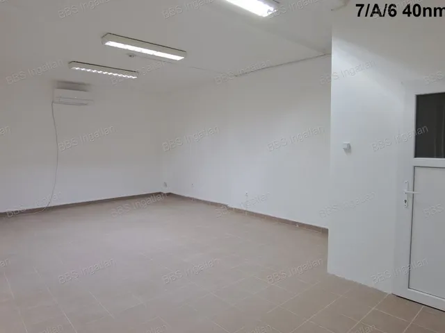 Kiadó kereskedelmi és ipari ingatlan Veszprém, Belváros 40 nm