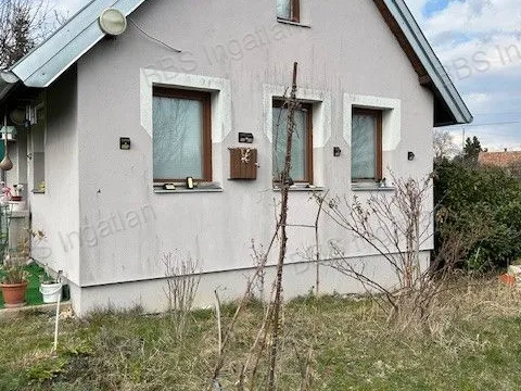 Eladó mezőgazdasági ingatlan Veszprém, Csatárhegy 28 nm