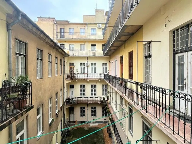 Eladó lakás Budapest I. kerület, Attila út 81 nm
