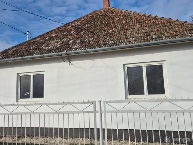 Eladó ház Törtel 104 nm