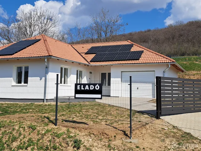 Eladó ház Szekszárd, Zengő 126 nm