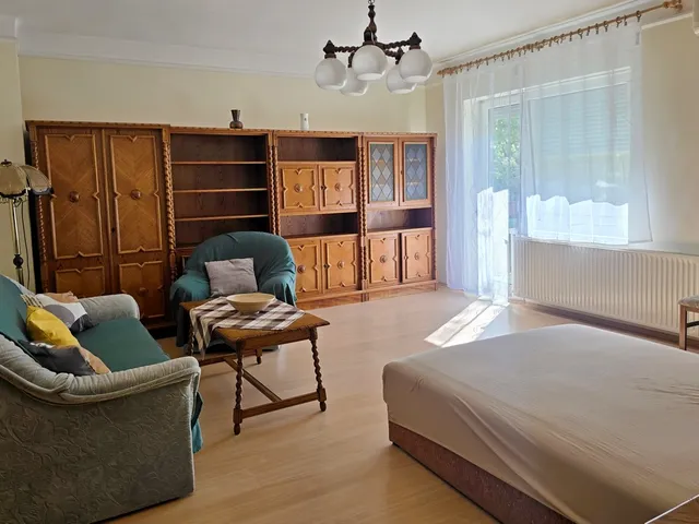 Kiadó lakás Debrecen, Egyetemváros, Simonyi 76 nm