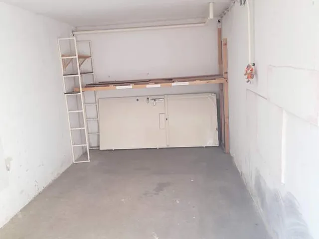 Kiadó garázs Debrecen, Nagyerdőalja 12 nm