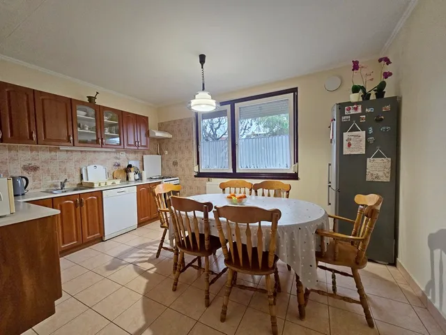 Eladó ház Debrecen, Veres Péter-kert 100 nm