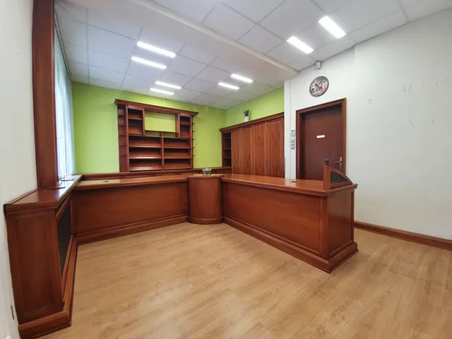 Kiadó kereskedelmi és ipari ingatlan Debrecen, Belváros 40 nm