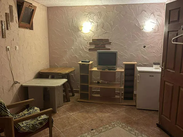 Eladó ház Erdőkertes, Gézahegy 320 nm