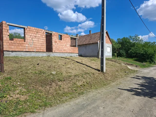 Eladó telek Galgagyörk 966 nm
