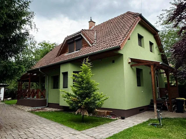 Eladó ház Erdőkertes, Róheimnegyed 100 nm