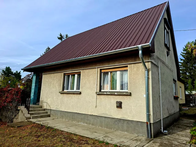 Eladó nyaraló Erdőkertes, Szentsarok 64 nm