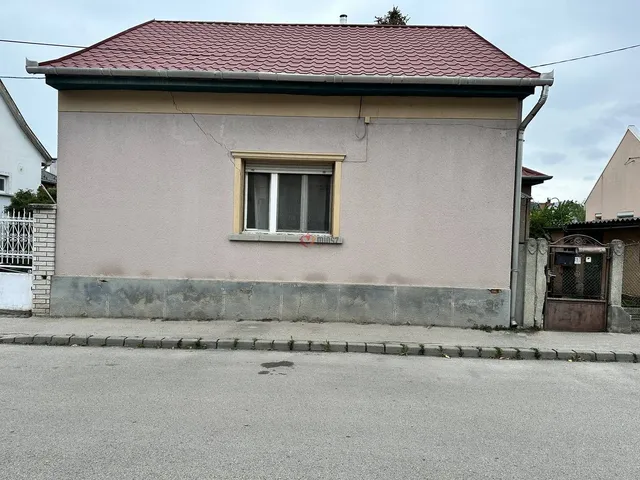 Eladó ház Székesfehérvár, Alsóváros 62 nm