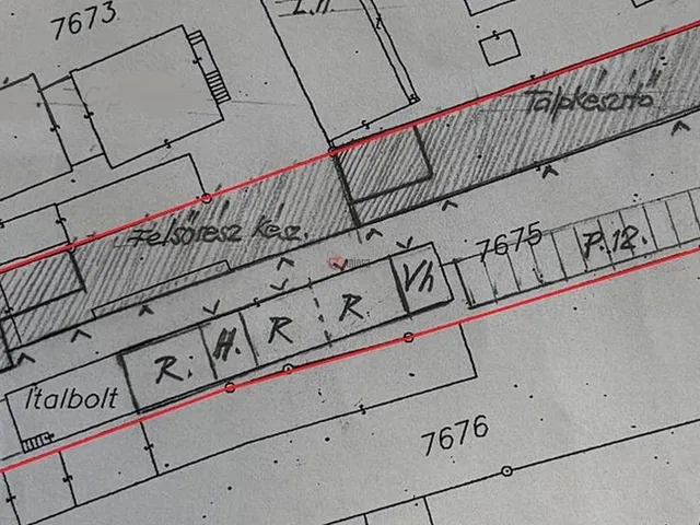 Eladó kereskedelmi és ipari ingatlan Székesfehérvár, Belváros 2075 nm