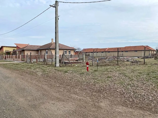Eladó telek Székesfehérvár, Maroshegy 1010 nm