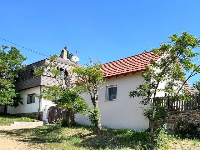 Eladó ház Sukoró 220 nm