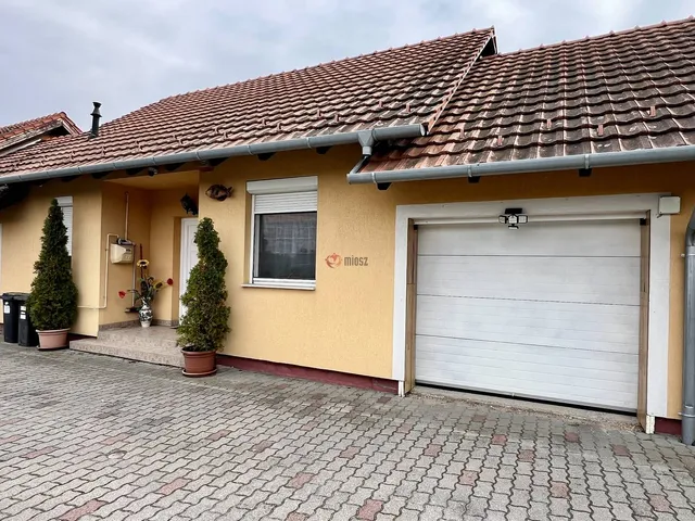 Eladó ház Székesfehérvár, Maroshegy, Medgyesi utca 83 nm