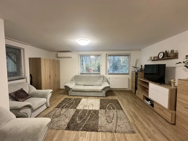 Eladó ház Lovasberény 306 nm