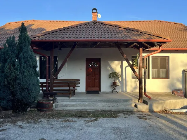 Eladó ház Székesfehérvár, Csala 180 nm