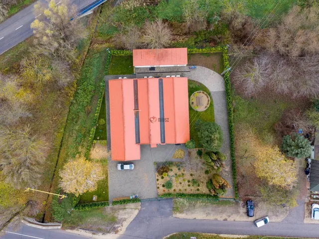 Eladó kereskedelmi és ipari ingatlan Lovasberény, Liget köz  306 nm