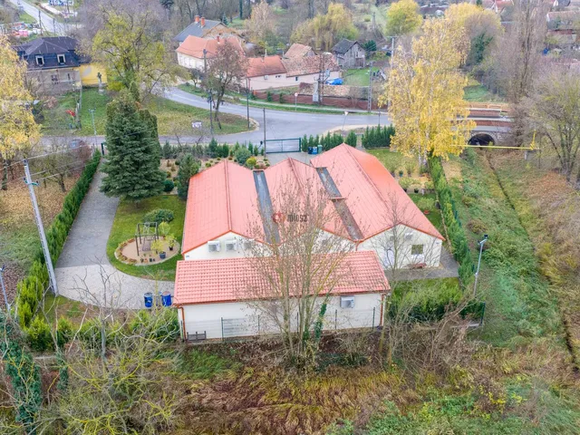 Eladó kereskedelmi és ipari ingatlan Lovasberény, Liget köz  306 nm