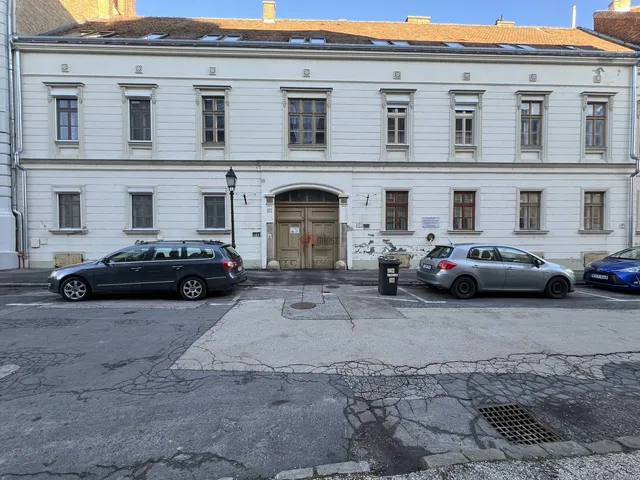 Eladó lakás Székesfehérvár, Belváros 137 nm