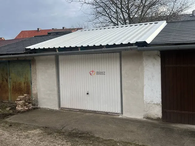 Eladó garázs Székesfehérvár, Öreghegy 22 nm