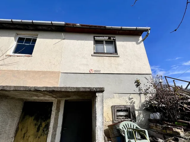 Eladó ház Sárkeresztes, Szőlőhegy 13 nm