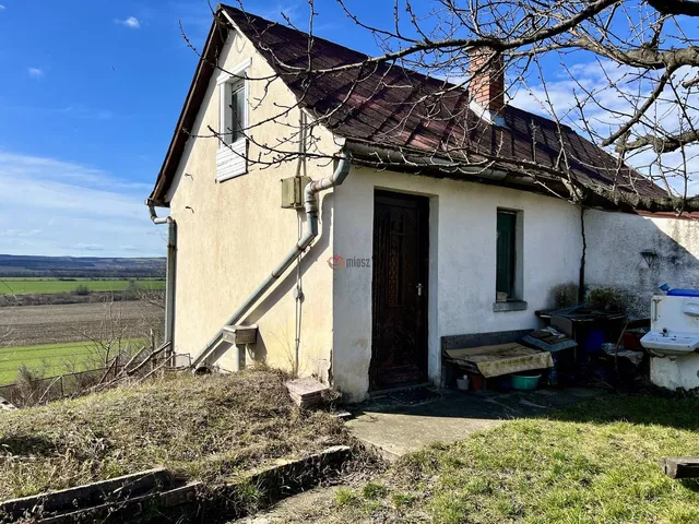 Eladó ház Sárkeresztes, Szőlőhegy 26 nm