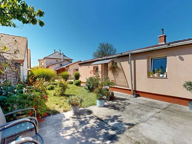 Eladó ház Székesfehérvár, Belváros 265 nm