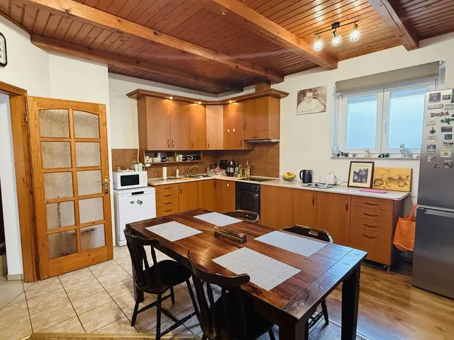 Eladó ház Székesfehérvár, Belváros 265 nm