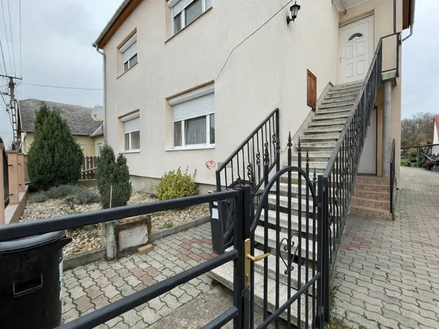 Eladó lakás Székesfehérvár, Belváros 72 nm