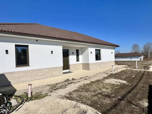 Eladó ház Dunaföldvár 160 nm