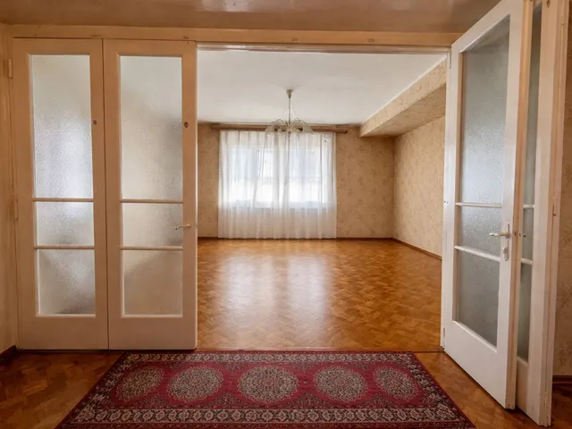 Eladó lakás Székesfehérvár, Belváros, Várkörút 84 nm