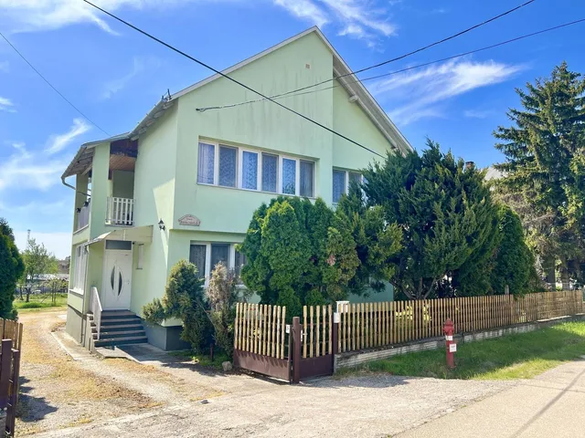 Eladó ház Polgárdi, Eötvös utca 235 nm