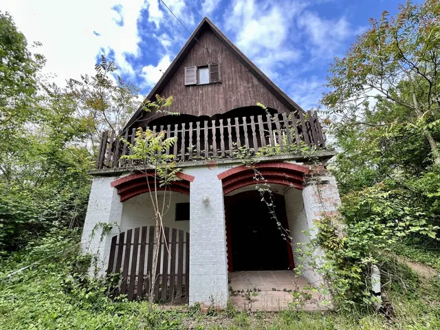 Eladó nyaraló Pákozd, Liliom utca 40 nm